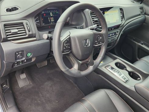 Certified 2024 Honda Passport TrailSport image 2