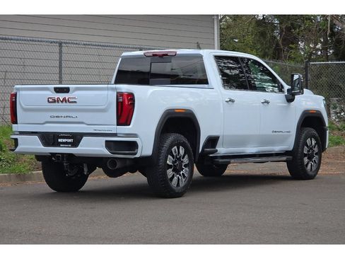 New 2026 GMC Sierra 2500 Denali w/ Technology Package AWD/4WD image 4