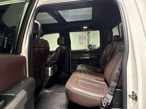 Used 2015 Ford F150 Platinum w/ Equipment Group 701A Luxury AWD/4WD image 24