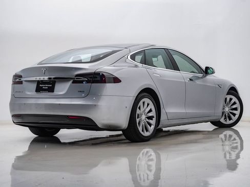 Used 2016 Tesla Model S 60D AWD/4WD image 8