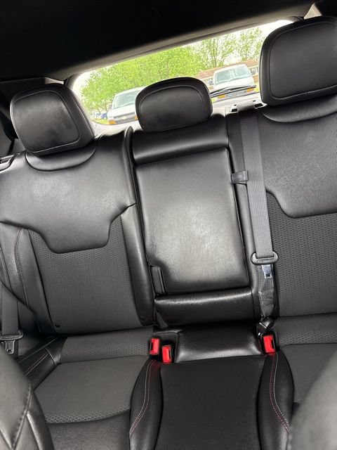 Used 2025 Jeep Compass Trailhawk AWD/4WD image 18