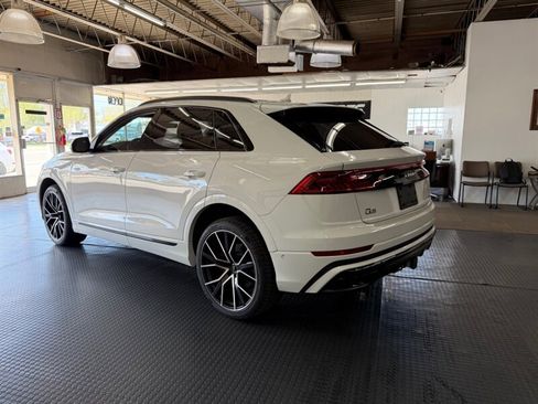 Used 2019 Audi Q8 Prestige w/ Luxury Package AWD/4WD image 6