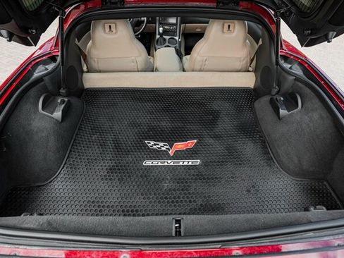 Used 2007 Chevrolet Corvette Coupe w/ Preferred Equipment Group RWD image 37