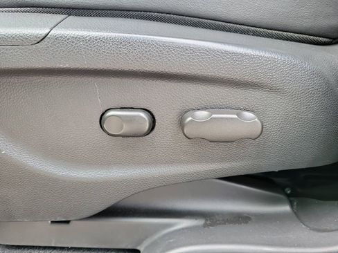 Used 2020 Chevrolet Trax LT w/ Driver Confidence Package image 19