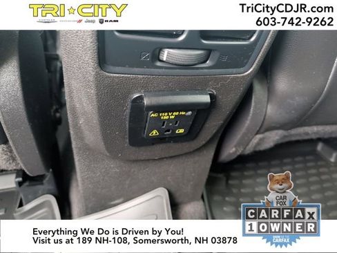 Used 2017 Ford Escape Titanium image 31