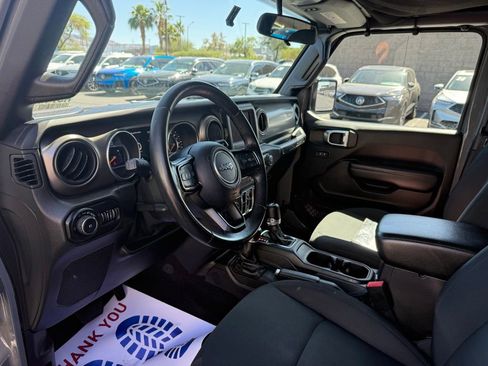 Used 2018 Jeep Wrangler Unlimited Sport S AWD/4WD image 11