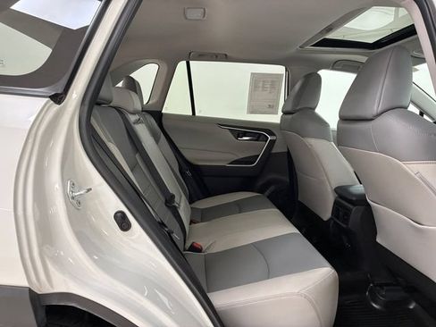 Used 2022 Toyota RAV4 XLE Premium AWD/4WD image 16