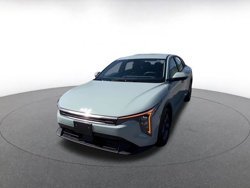 Used 2025 Kia K4 LXS image 7
