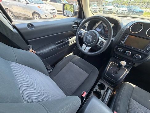 Used 2014 Jeep Patriot Latitude AWD/4WD image 24