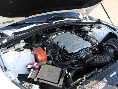 Used 2018 Chevrolet Camaro SS RWD image 13