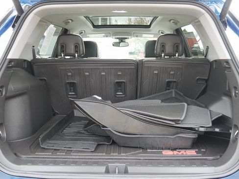 Used 2020 GMC Terrain SLT w/ Preferred Package image 11