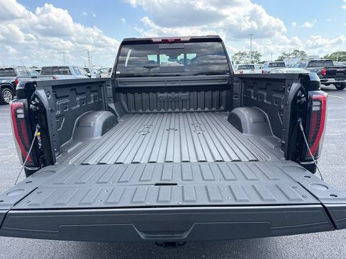 New 2026 GMC Sierra 2500 AT4 w/ AT4 Premium Plus Package AWD/4WD image 34
