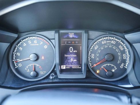 Certified 2018 Toyota Tacoma SR image 22