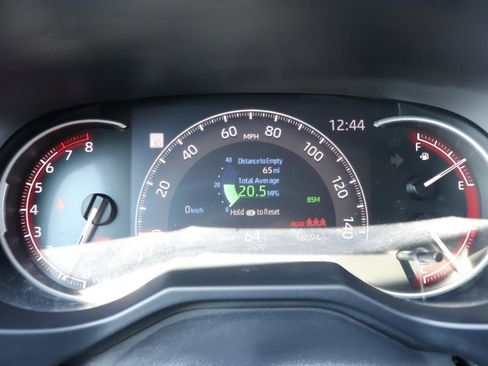 Used 2025 Toyota RAV4 XLE image 25