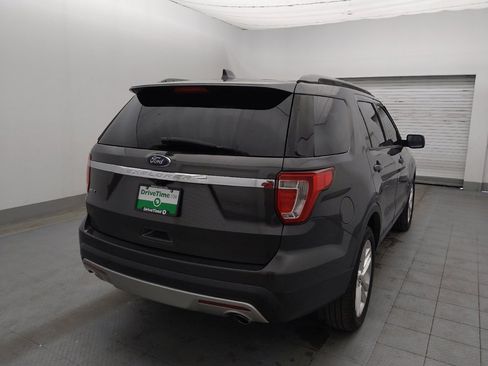 Used 2017 Ford Explorer XLT w/ Equipment Group 202A FWD image 9