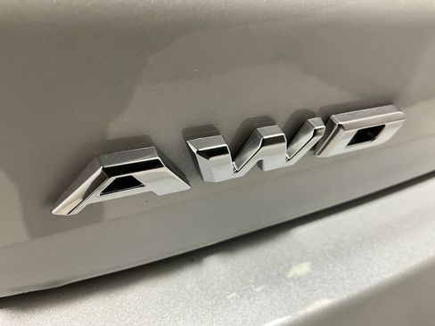 Used 2024 Cadillac XT6 Premium Luxury w/ LPO, Floor Liner Package image 26