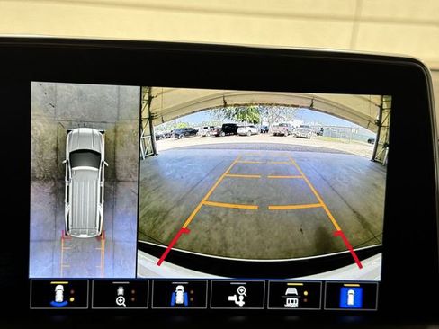 Used 2022 GMC Yukon SLT w/ SLT Premium Package image 15