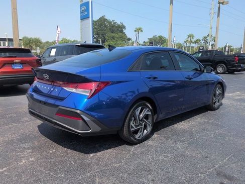 Certified 2025 Hyundai Elantra Sport FWD image 3