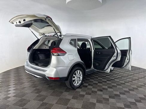 Used 2017 Nissan Rogue SV AWD/4WD image 14
