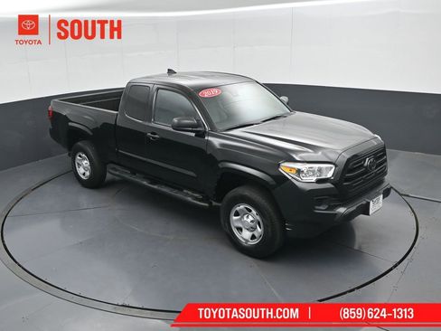 Used 2019 Toyota Tacoma SR image 39