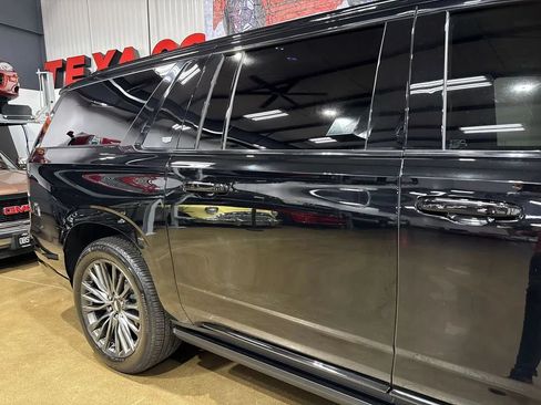 Used 2023 Cadillac Escalade ESV V AWD/4WD image 51