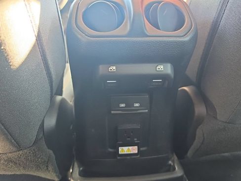 Used 2024 Jeep Wrangler Unlimited Sahara AWD/4WD image 17