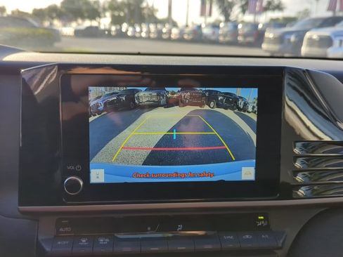 Used 2025 Toyota Camry LE image 19