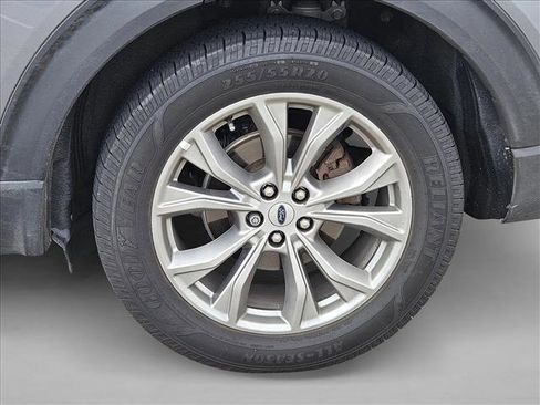 Used 2023 Ford Explorer XLT w/ Equipment Group 202A RWD image 14