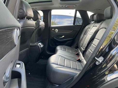 Used 2020 Mercedes-Benz GLC 300 4MATIC w/ Premium Package image 5