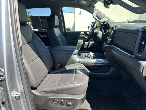 Used 2025 Chevrolet Silverado 2500 LTZ w/ LTZ Convenience Package image 22