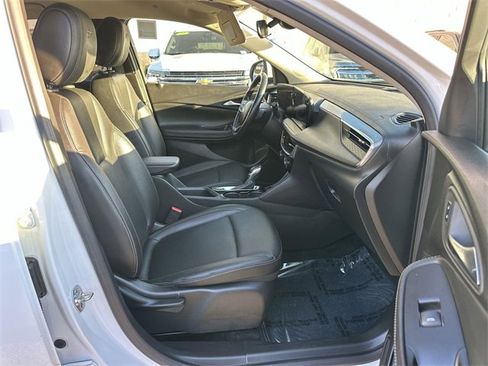 Used 2024 Buick Encore GX Sport Touring image 25