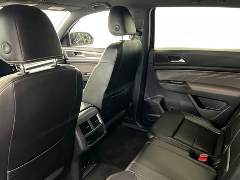 Used 2023 Volkswagen Atlas Cross Sport SE image 20