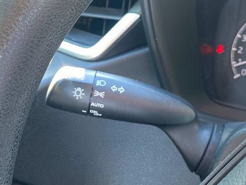Used 2020 Toyota Corolla LE FWD image 19