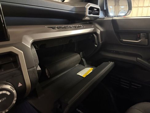 Used 2024 Toyota Tacoma TRD Off-Road image 38