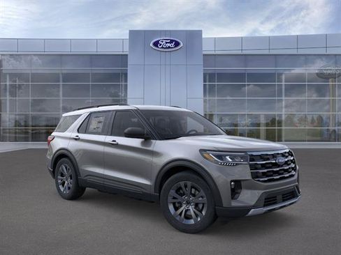 New 2026 Ford Explorer Active AWD/4WD image 9