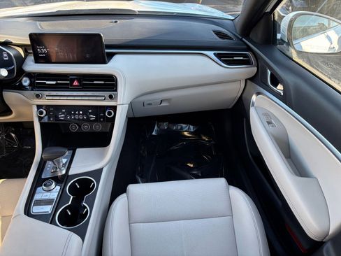 Used 2025 Genesis G70 2.5T image 37