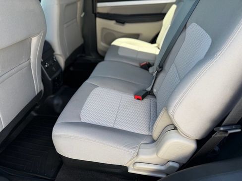 Used 2018 Ford Explorer 4WD image 9