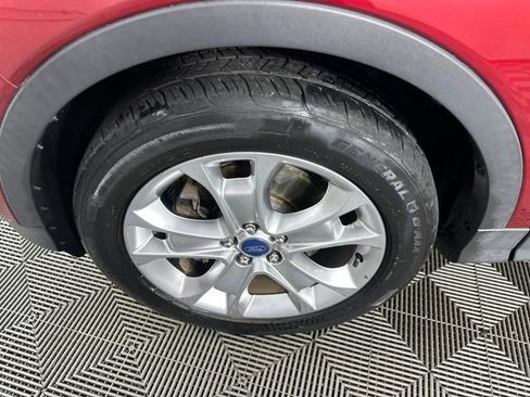 Used 2013 Ford Escape SEL AWD/4WD image 2