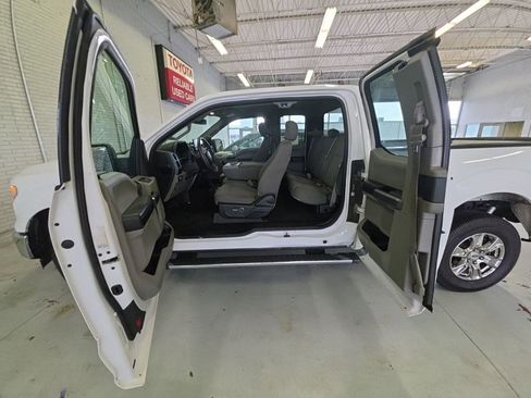 Used 2017 Ford F150 XLT w/ Equipment Group 301A Mid AWD/4WD image 13