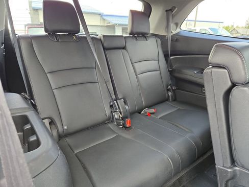 Used 2018 Honda Pilot Touring image 16