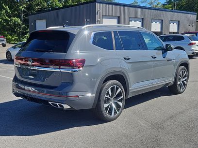 New 2026 Volkswagen Atlas SEL Premium R-Line