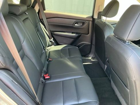 Used 2023 Nissan Rogue SL image 16