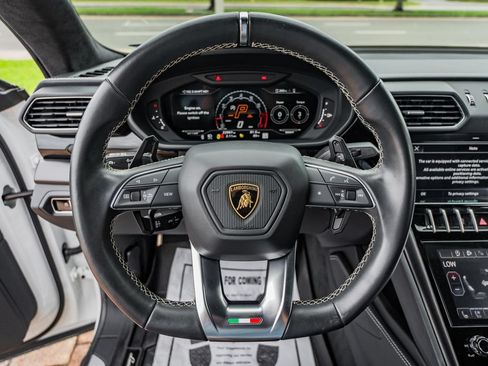 Used 2024 Lamborghini Urus S AWD/4WD image 24