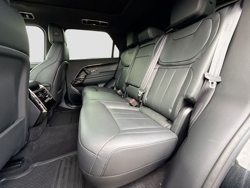 Used 2025 Land Rover Range Rover Sport image 20