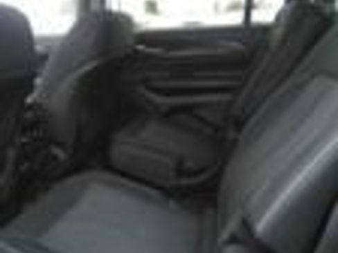 Used 2023 Jeep Grand Cherokee L Laredo RWD image 25