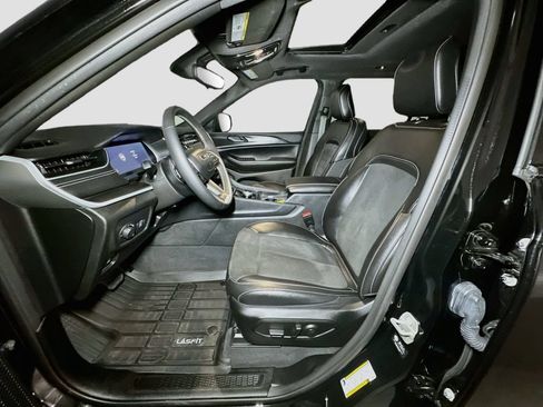 Certified 2024 Jeep Grand Cherokee L Altitude AWD/4WD image 17