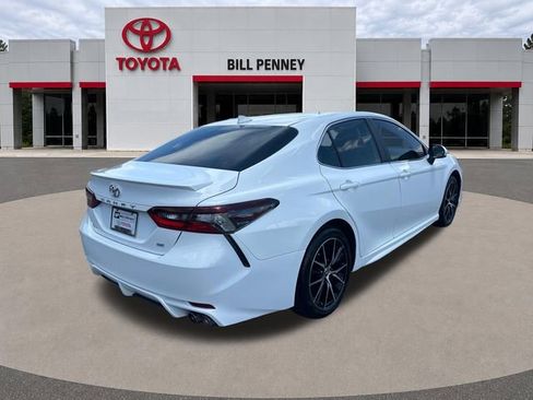 Used 2024 Toyota Camry SE FWD image 6