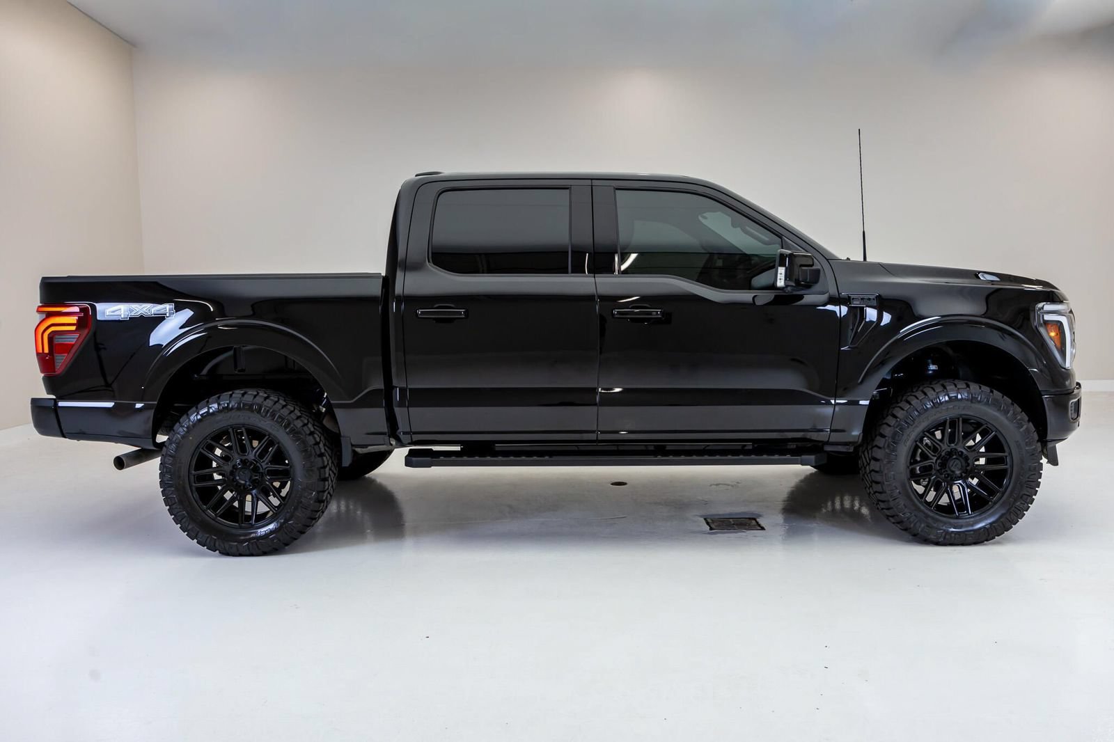 Used 2026 Ford F150 Lariat AWD/4WD image 11