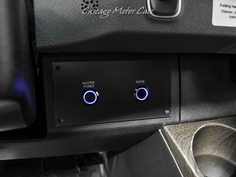 Used 2025 Mercedes-Benz Sprinter 3500 image 12