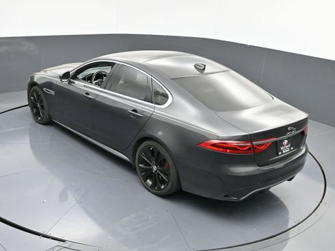 Used 2024 Jaguar XF R-Dynamic SE image 32